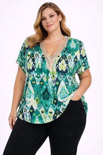Immagine di CURVY GIRL TOP WITH V NECK AND LACE NECKLINE